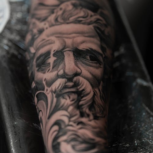 Японський стиль — півонії та хвилі, One E Tattoo