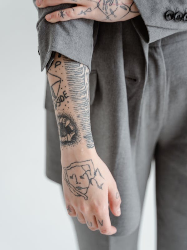 Саша — майстер тату One E Tattoo