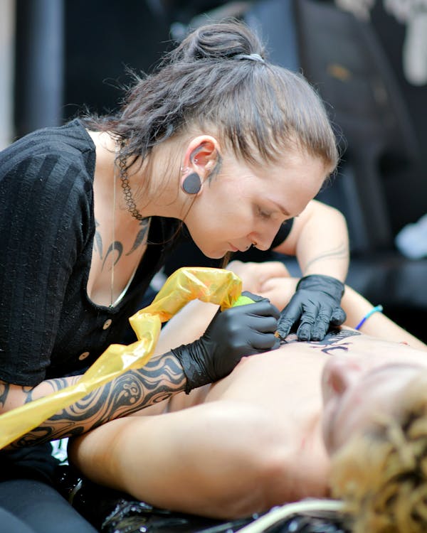 Кольорове тату — акварельні затіки, One E Tattoo
