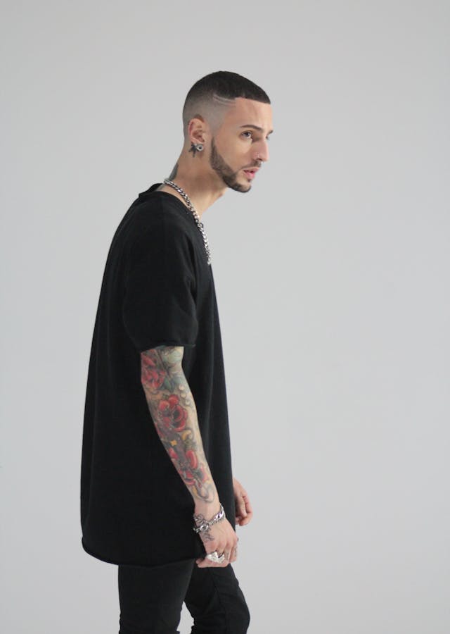 Чорно-біле тату — графічний стиль, One E Tattoo